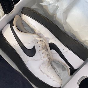 Nike Air Force 1 black and white